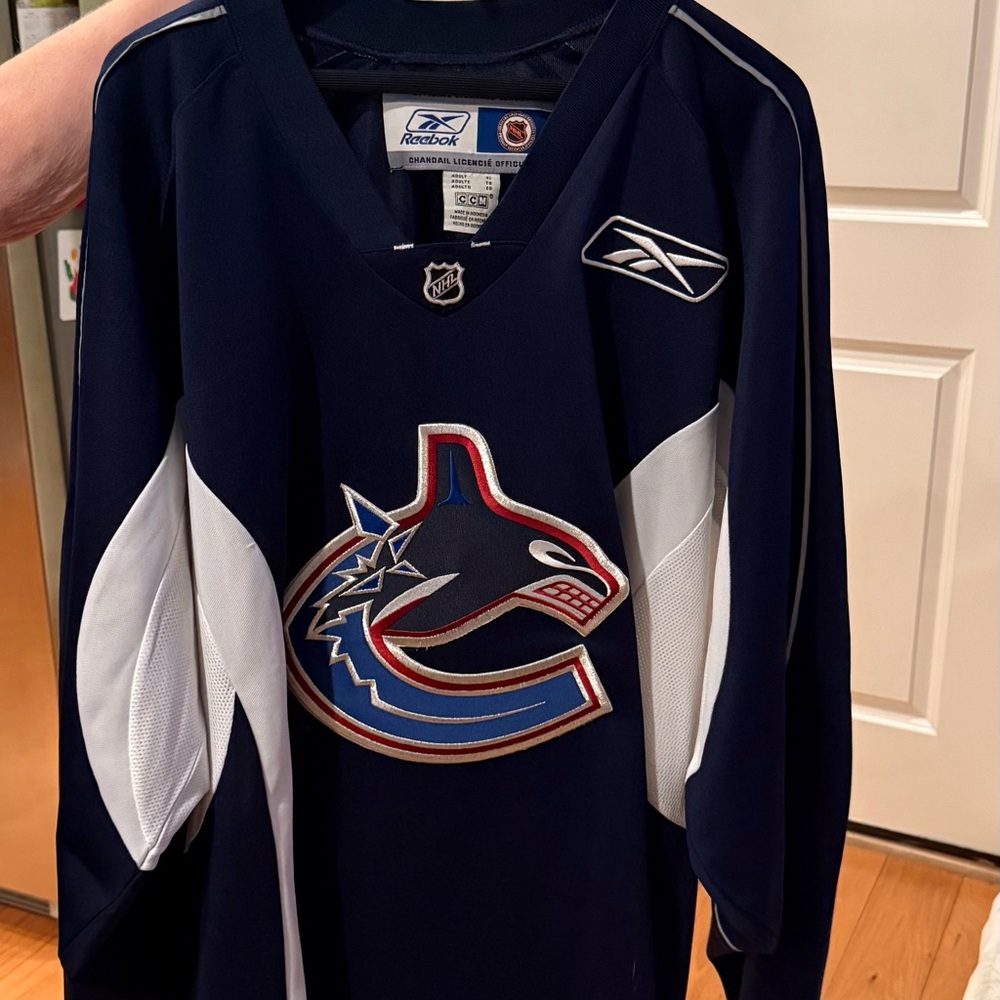 Vancouver Canucks XL Reebok jersey.